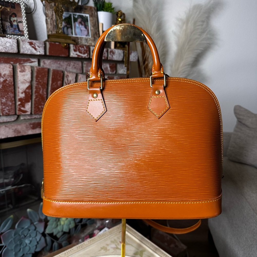 Louis Vuitton Alma PM Epi Leather Cognac w/‎ Strap & Lock(no key) - Picture 2 of 16